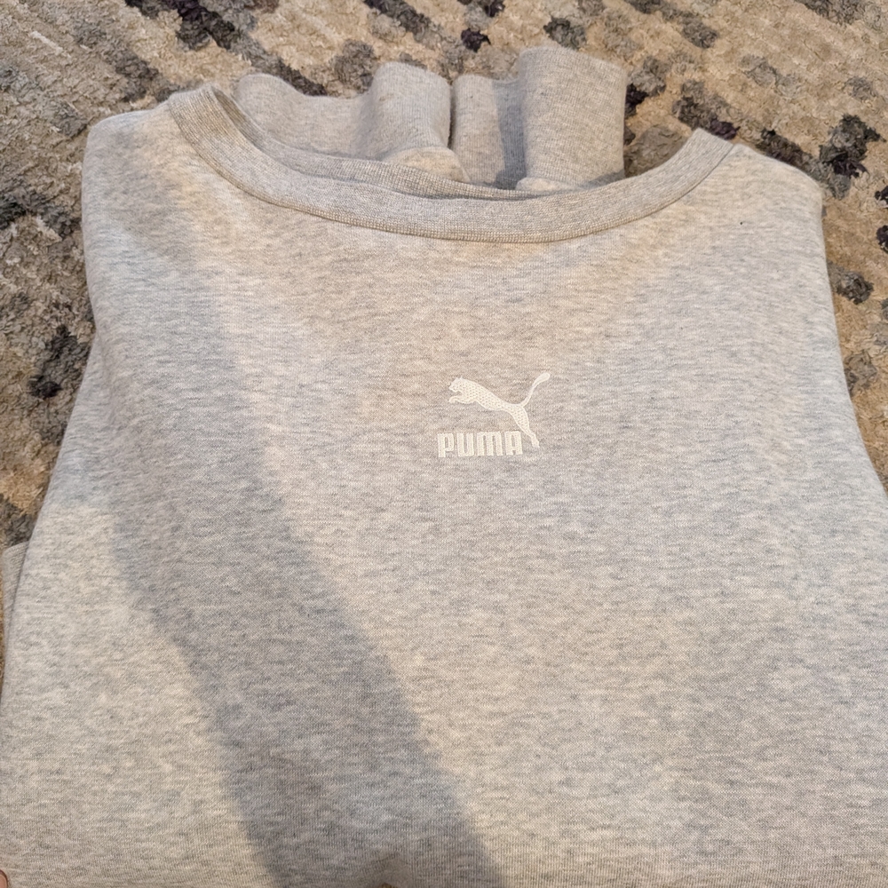 PUMA Gray Cropped Sweatshirt